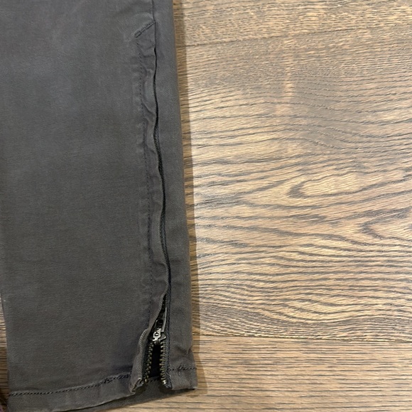 Aritzia TNA cargo pants - Picture 3 of 3